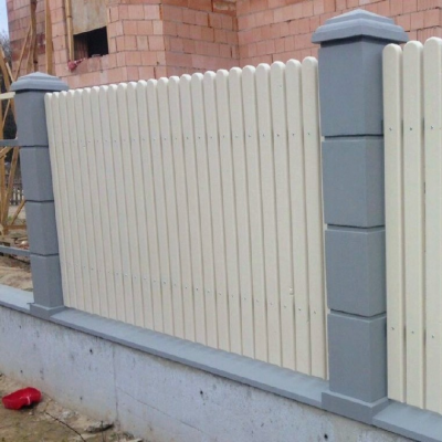 парканні стовпи з бетону наборні