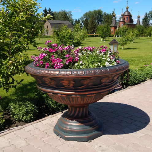 Вазони вуличні бетонні купити