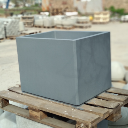 бетонный контейнер для деревьев