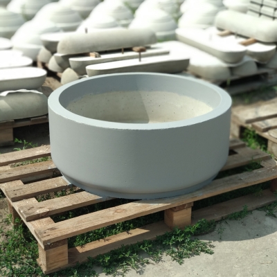 уличная ваза из бетона