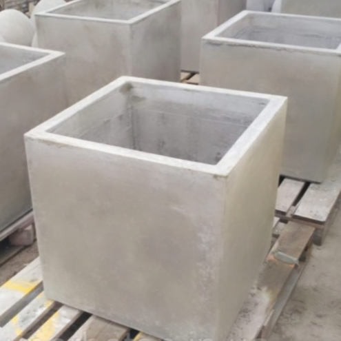 великий вуличний вазон під дерева 